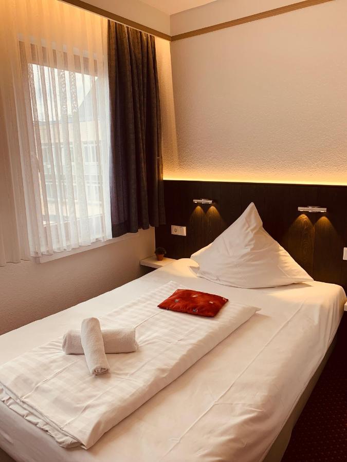Hotel Kunibert Der Fiese Кельн Екстер'єр фото