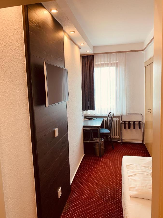 Hotel Kunibert Der Fiese Кельн Екстер'єр фото