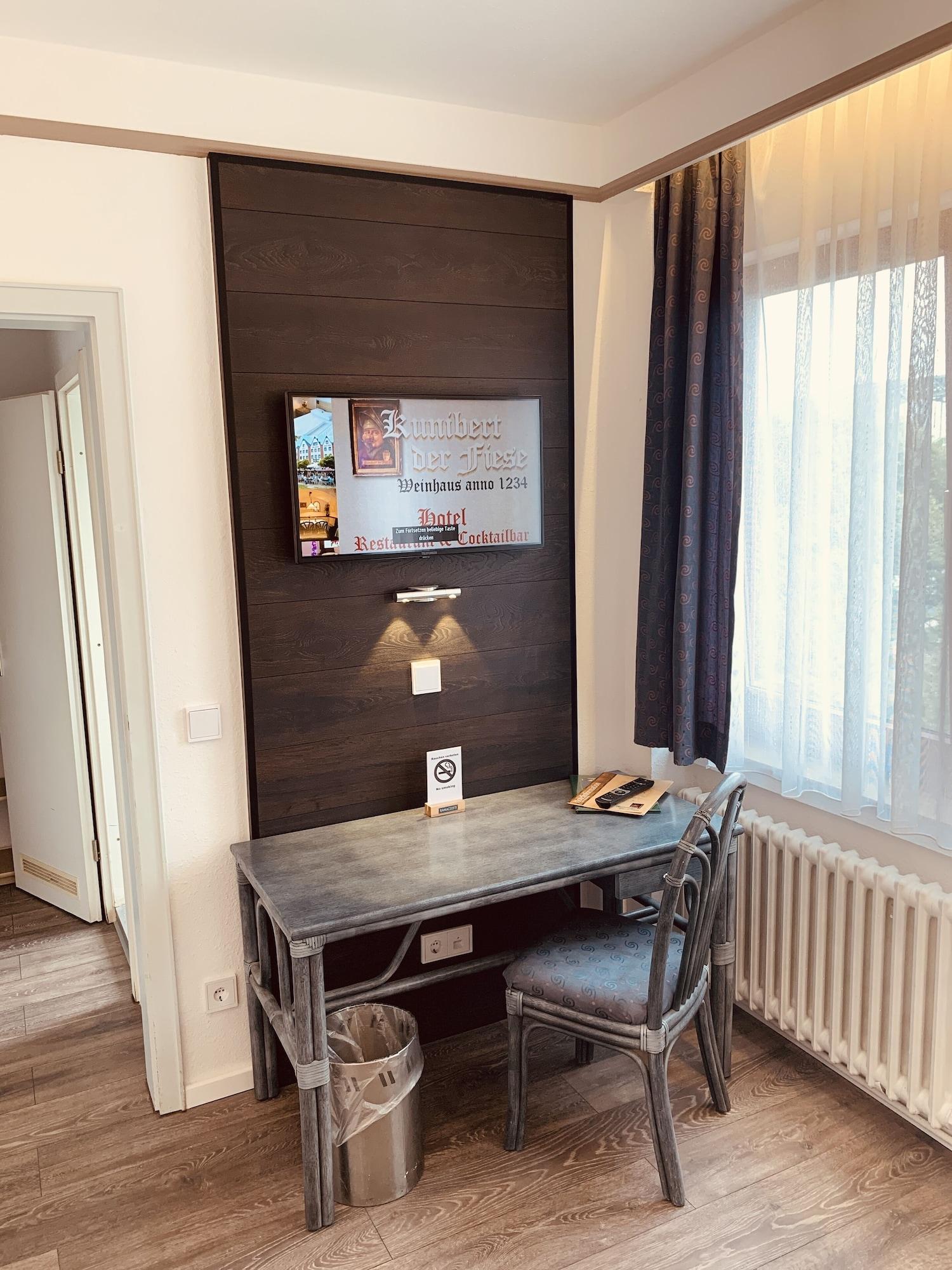Hotel Kunibert Der Fiese Кельн Екстер'єр фото