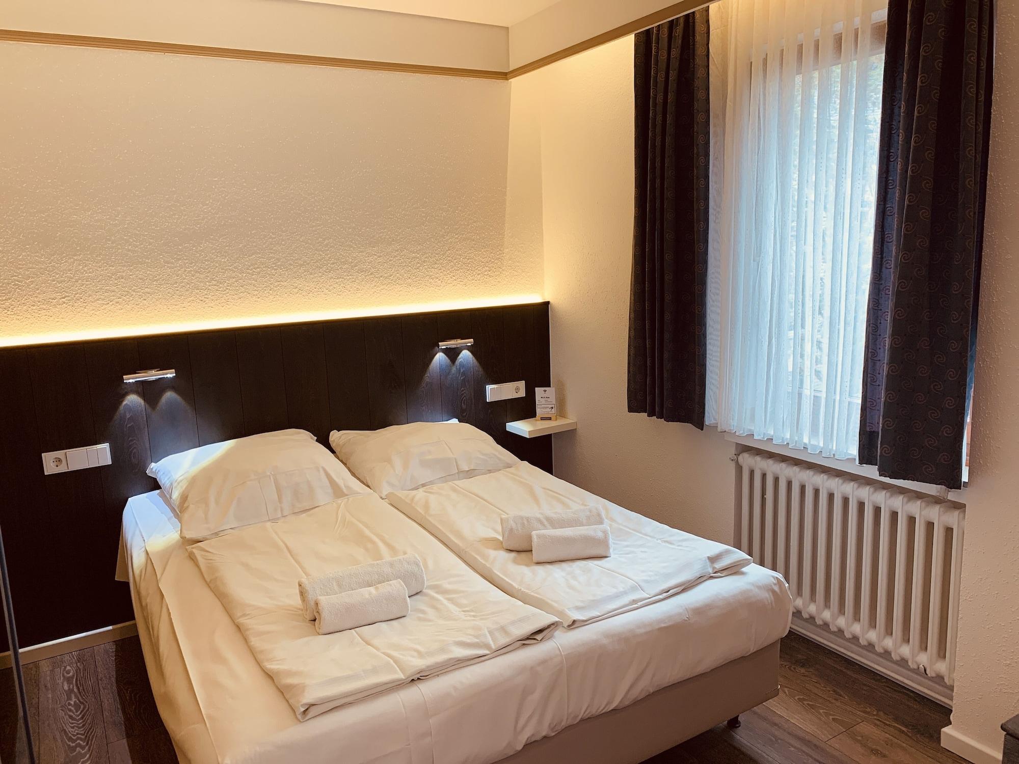 Hotel Kunibert Der Fiese Кельн Екстер'єр фото