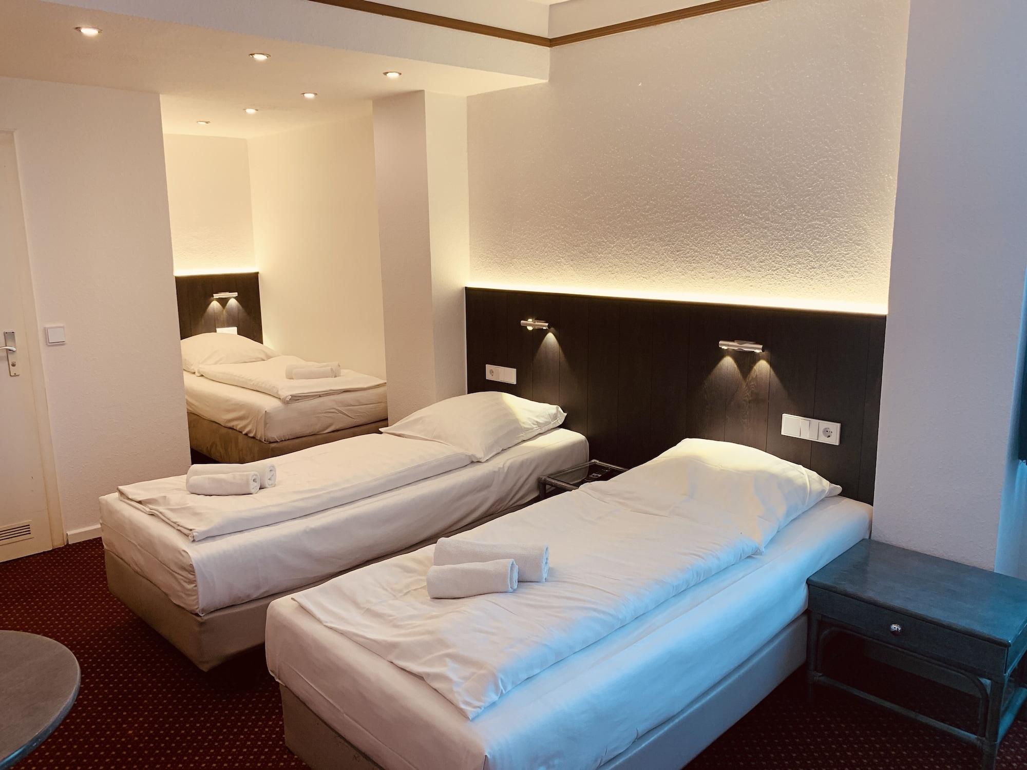 Hotel Kunibert Der Fiese Кельн Екстер'єр фото