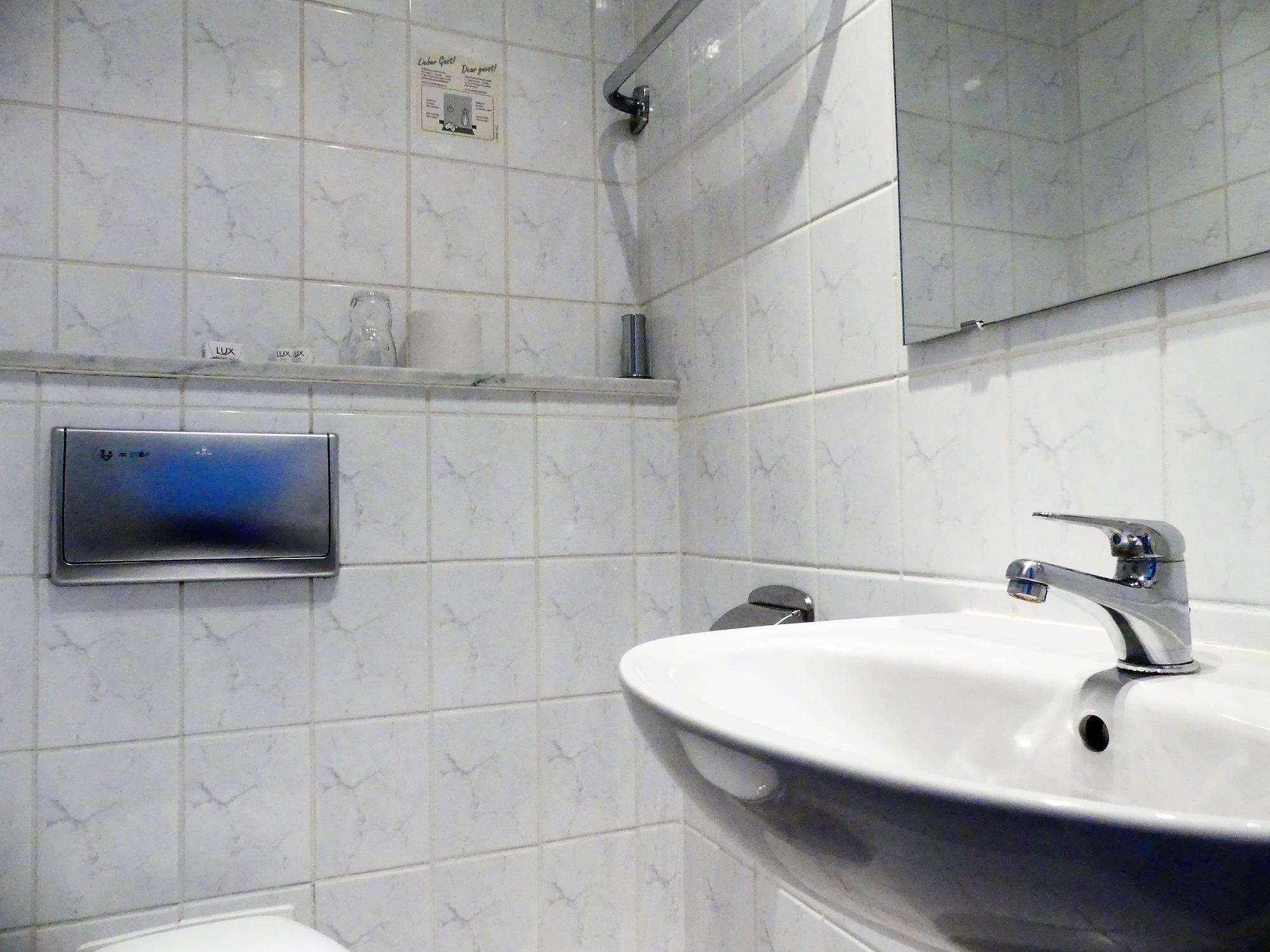 Hotel Kunibert Der Fiese Кельн Екстер'єр фото