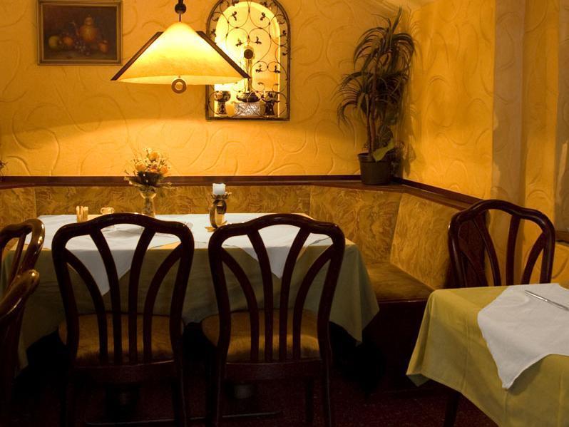 Hotel Kunibert Der Fiese Кельн Екстер'єр фото