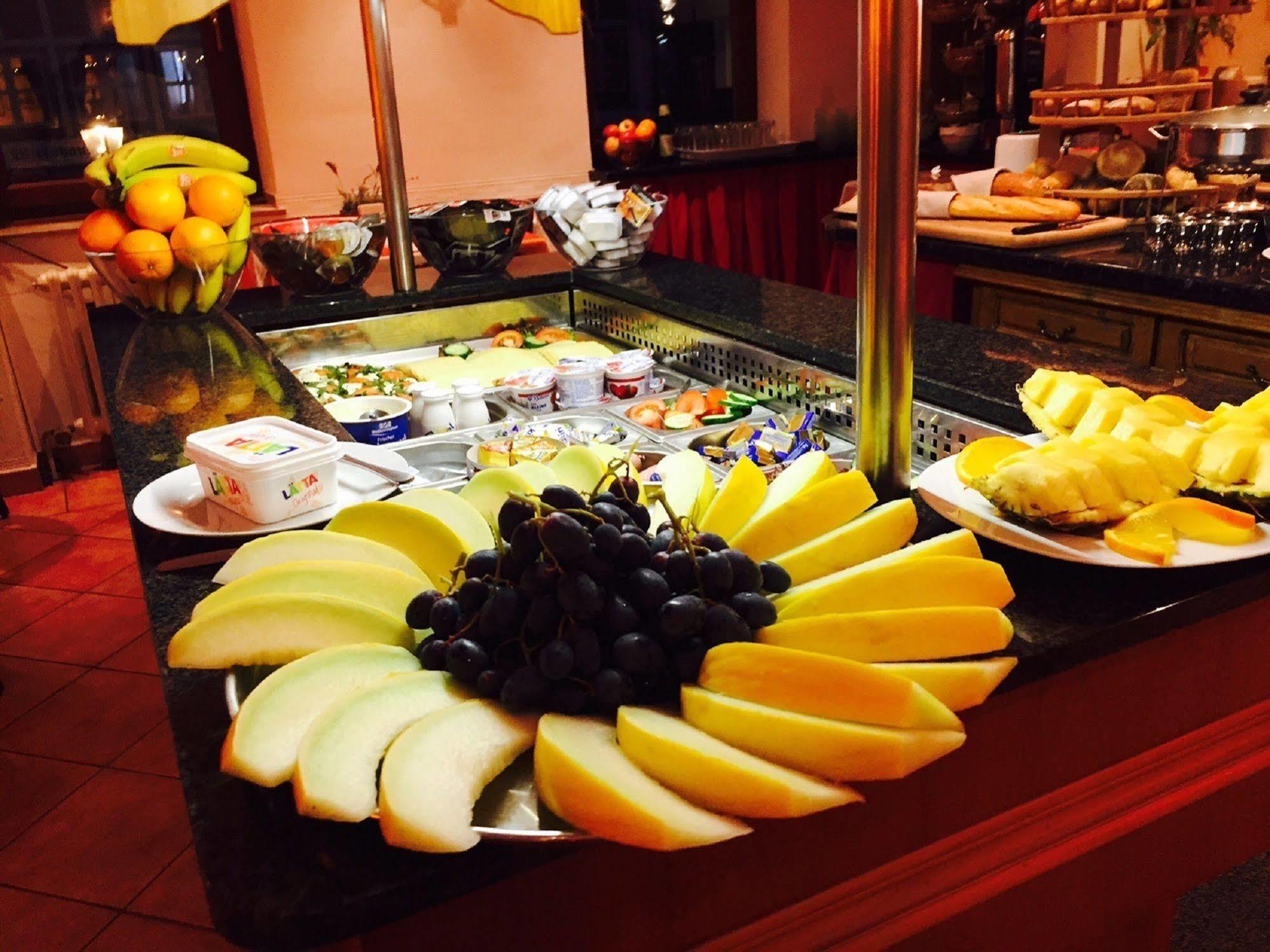 Hotel Kunibert Der Fiese Кельн Екстер'єр фото