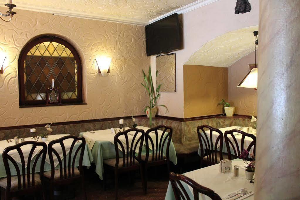 Hotel Kunibert Der Fiese Кельн Екстер'єр фото