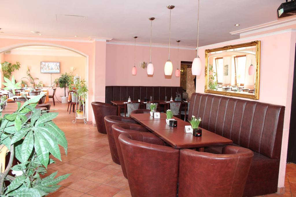 Hotel Kunibert Der Fiese Кельн Екстер'єр фото