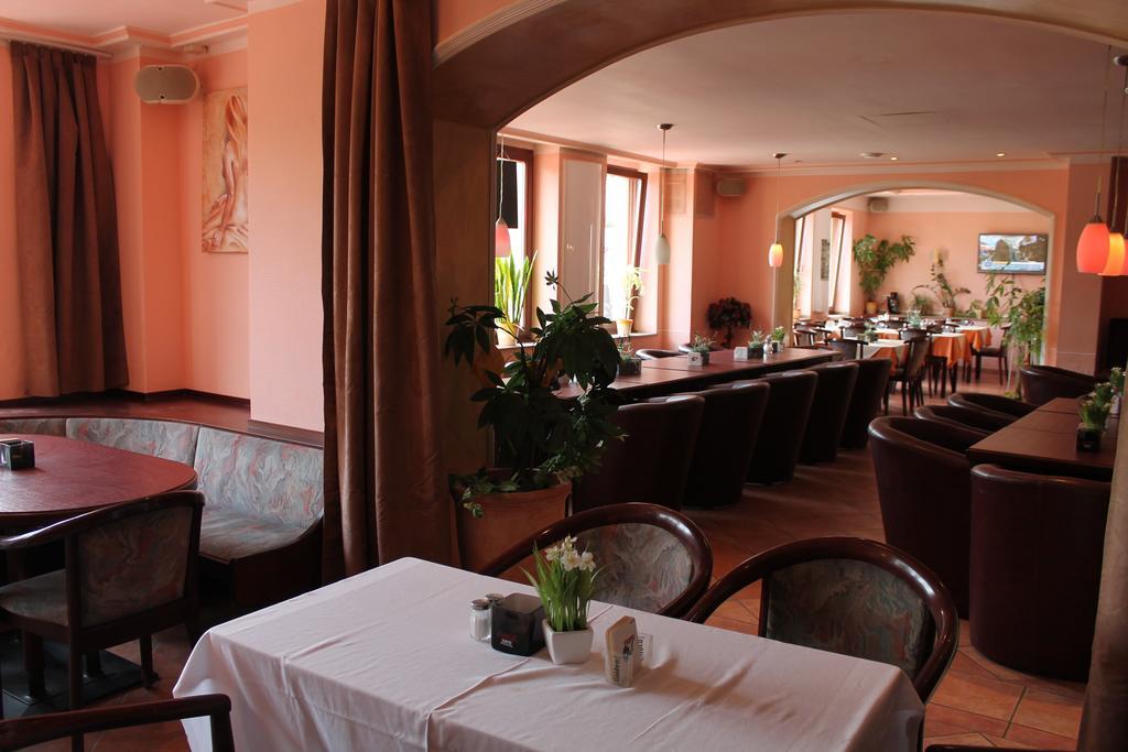 Hotel Kunibert Der Fiese Кельн Екстер'єр фото